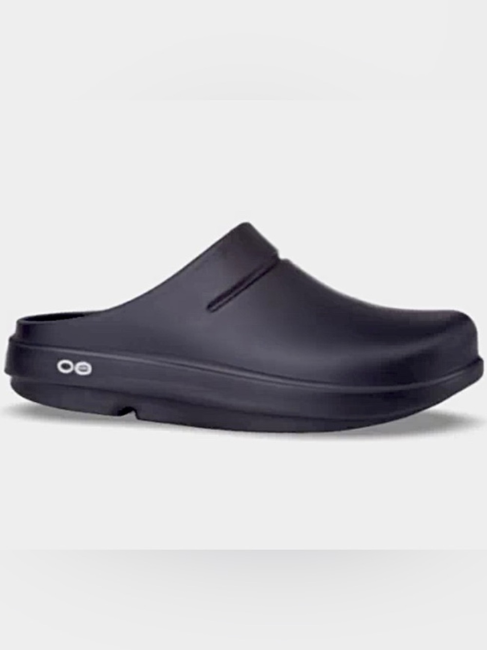 Runs  6.5 OOFOS OOCloog Women's Clog Slip-On in Black